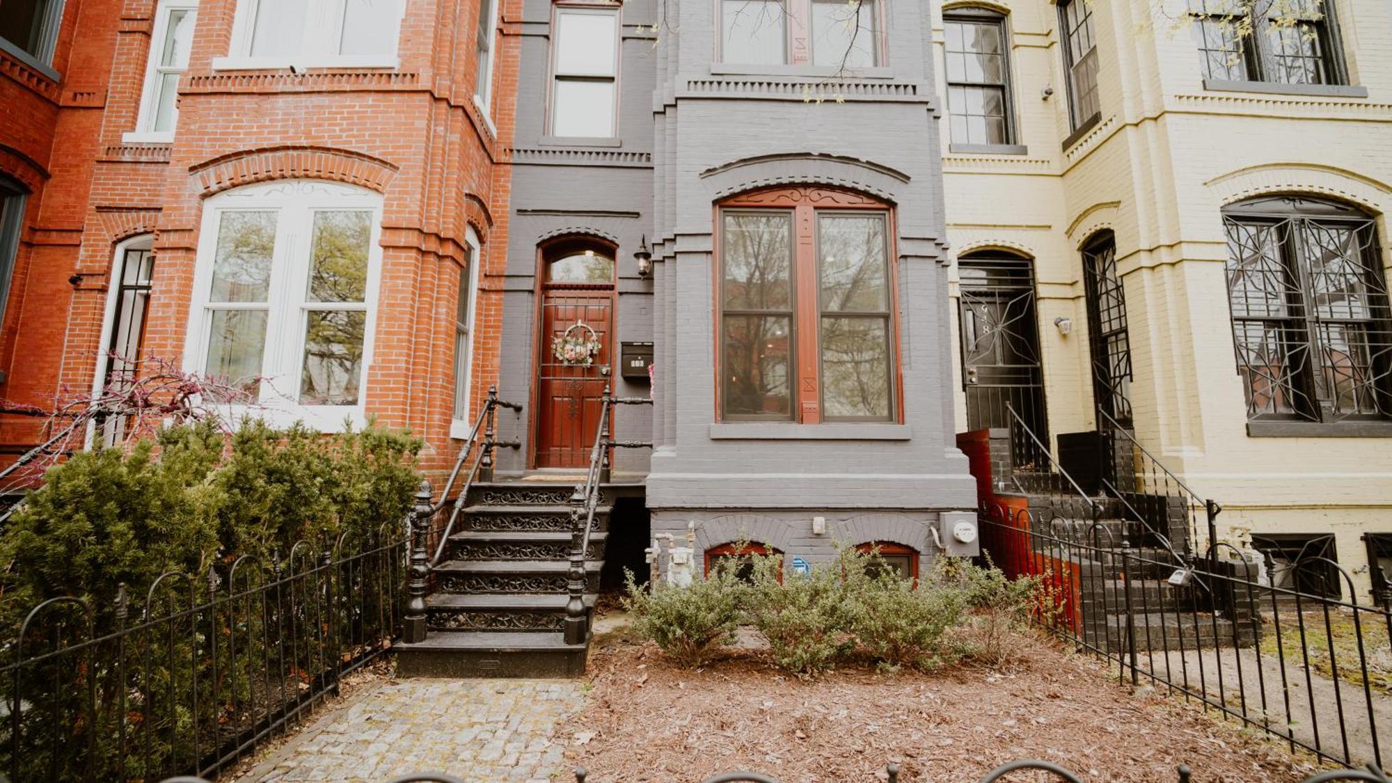 Cozy Vintage Escape 4br 4ba Near Dc Attractions! Holiday home Washington