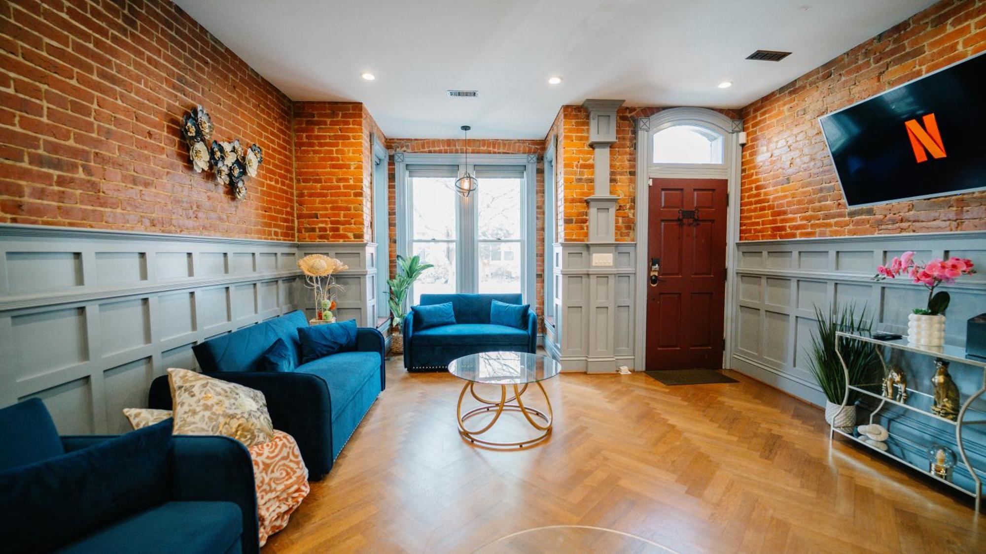 Cozy Vintage Escape 4br 4ba Near Dc Attractions!